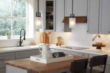 PROG_League_Pendant_Matte_Black_Kitchen_DTL_3_Chair_Plate_appshot.jpg